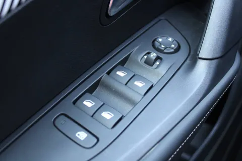 Peugeot 2008 1.2 puretech Allure s&s 100cv - Immagine 22
