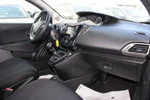 Lancia Ypsilon 1.2 Gold ecochic Gpl 69cv my19 - Immagine 12