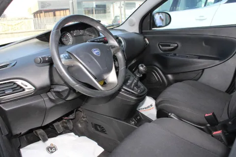 Lancia Ypsilon 1.2 Gold ecochic Gpl 69cv my19 - Immagine 13