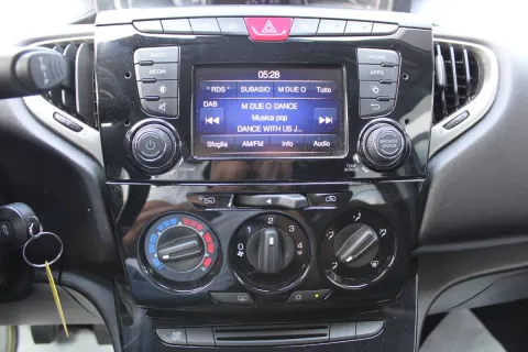 Lancia Ypsilon 1.2 Gold ecochic Gpl 69cv my19 - Immagine 14
