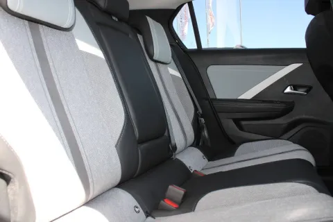 Opel Astra 1.5 Business Elegance s&s 130cv at8 - Immagine 9