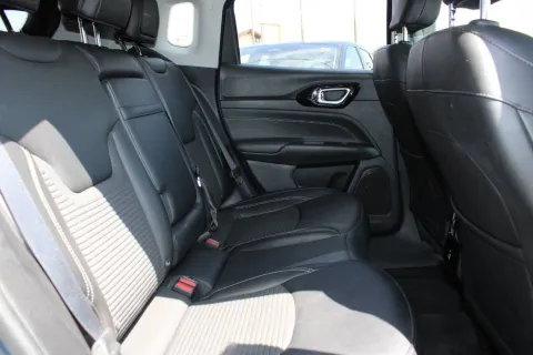 Jeep Compass 1.3 turbo t4 phev Limited 4xe auto - Immagine 9