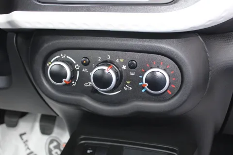 Renault Twingo 1.0 sce Life 65cv - Immagine 15