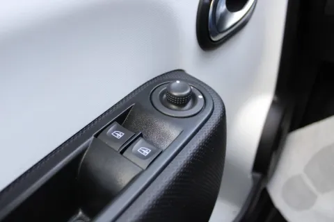 Renault Twingo 1.0 sce Life 65cv - Immagine 22