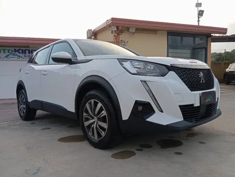 Peugeot 2008 1.2 puretech Active s&s 100cv - Immagine 1