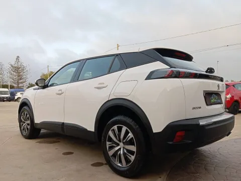Peugeot 2008 1.2 puretech Active s&s 100cv - Immagine 4