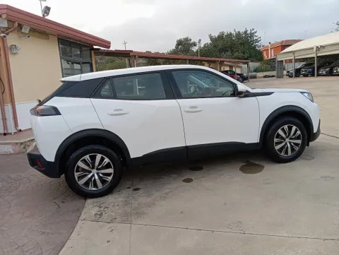 Peugeot 2008 1.2 puretech Active s&s 100cv - Immagine 8