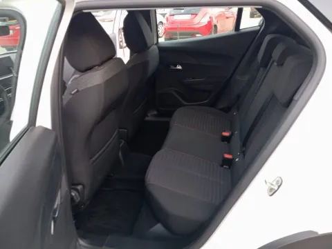Peugeot 2008 1.2 puretech Active s&s 100cv - Immagine 14