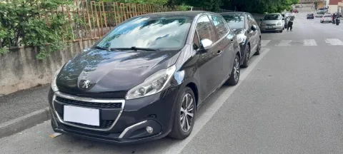 Peugeot 208 5p 1.6 bluehdi Allure 75cv - Immagine 1