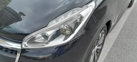 Peugeot 208 5p 1.6 bluehdi Allure 75cv - Immagine 10