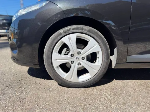 Renault Megane 1.6 16v Confort - Immagine 9
