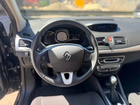 Renault Megane 1.6 16v Confort - Immagine 10