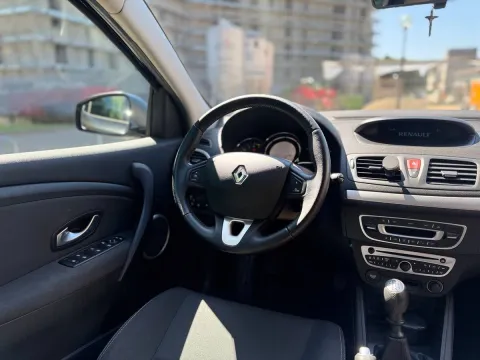 Renault Megane 1.6 16v Confort - Immagine 11