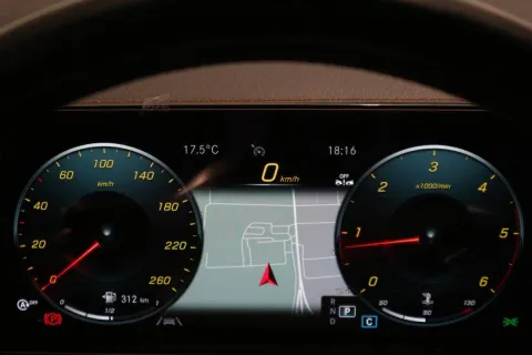 Mercedes GLA 200 d Premium auto - Immagine 12