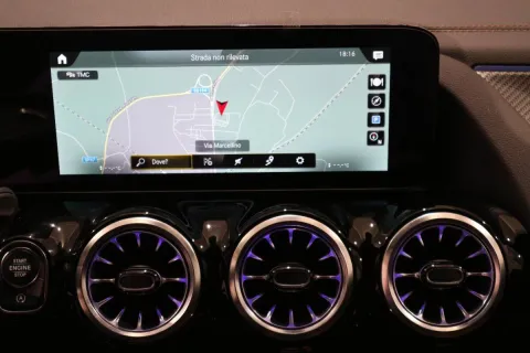 Mercedes GLA 200 d Premium auto - Immagine 14
