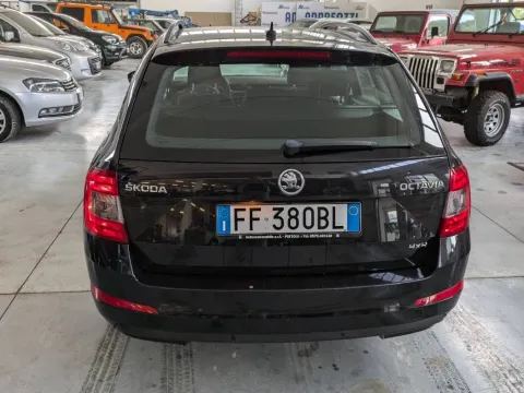 Skoda Octavia Wagon 1.6 tdi cr Ambition 110cv dsg - Immagine 3