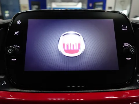 Fiat 500 1.0 hybrid Lounge 70cv - Immagine 18