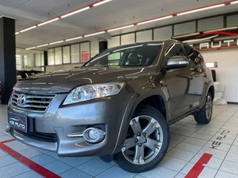 Toyota RAV4 Crossover 2.2 d-4d Executive 150cv auto - Immagine 1