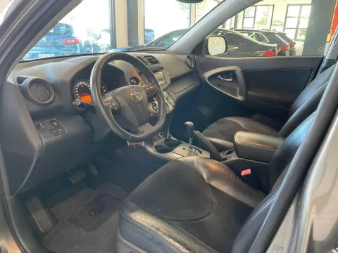 Toyota RAV4 Crossover 2.2 d-4d Executive 150cv auto - Immagine 11