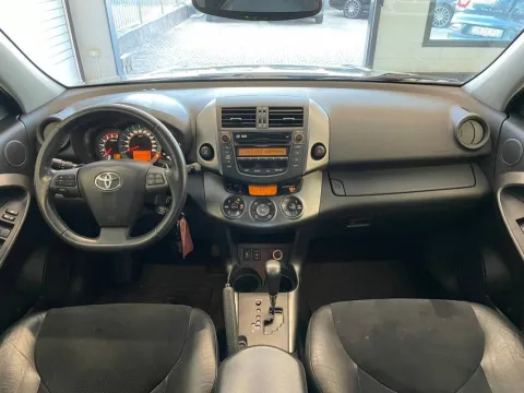 Toyota RAV4 Crossover 2.2 d-4d Executive 150cv auto - Immagine 12