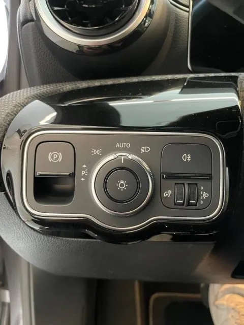 Mercedes A 180 d Executive auto - Immagine 14