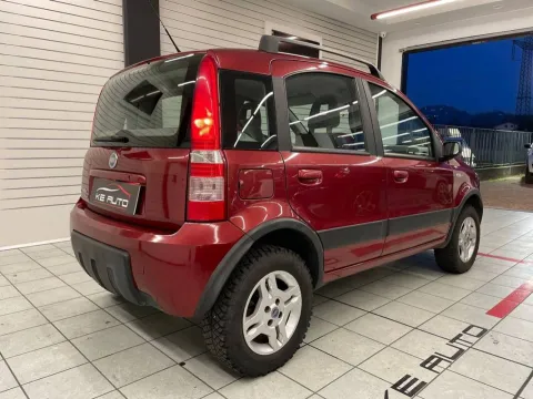 Fiat Panda 1.2 Climbing 4x4 - Immagine 5