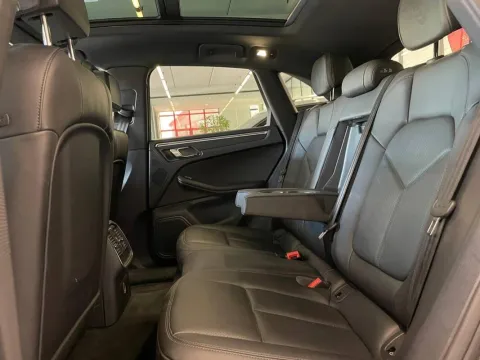 Porsche Macan 2.0 252cv pdk - Immagine 12