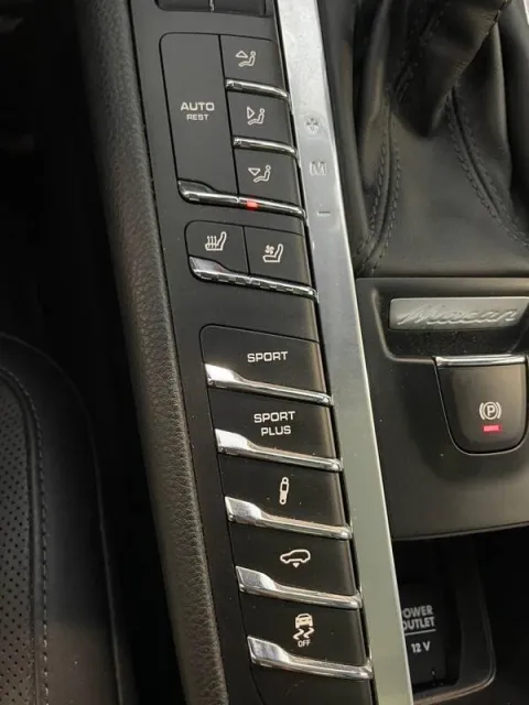 Porsche Macan 2.0 252cv pdk - Immagine 24