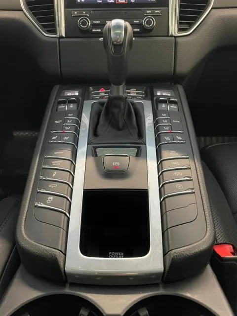 Porsche Macan 2.0 252cv pdk - Immagine 25
