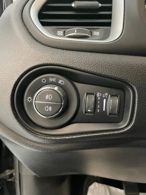 Jeep Renegade 1.6 mjt Limited fwd 120cv E6 - Immagine 17