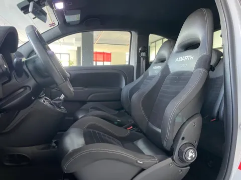 Abarth 595C 1.4 t-jet Competizione 180cv my19 - Immagine 9
