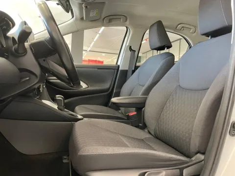 Toyota Yaris 1.5h Trend - Immagine 9