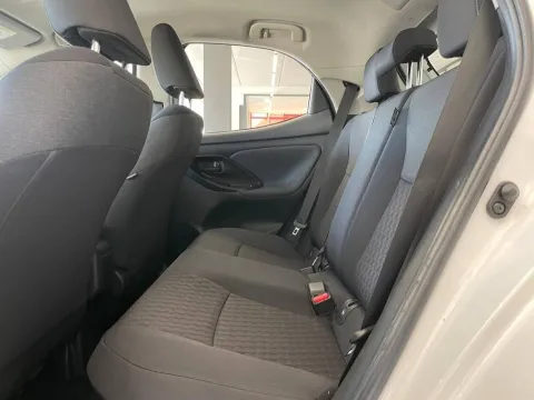 Toyota Yaris 1.5h Trend - Immagine 10