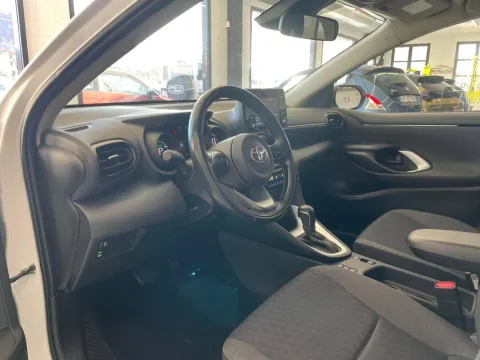Toyota Yaris 1.5h Trend - Immagine 11