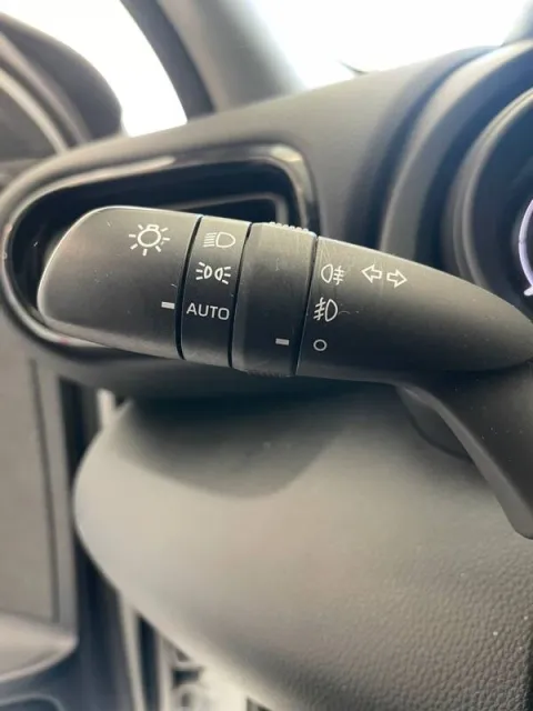 Toyota Yaris 1.5h Trend - Immagine 16