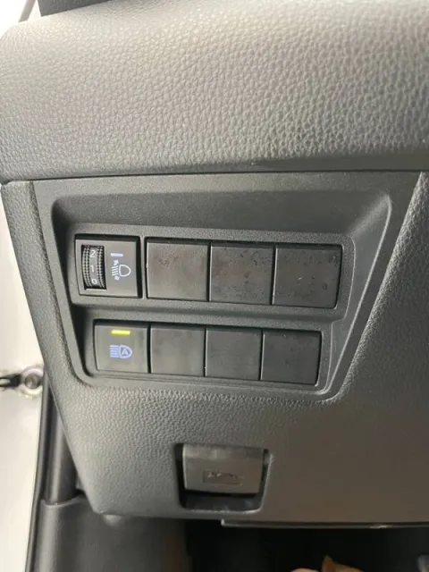 Toyota Yaris 1.5h Trend - Immagine 19