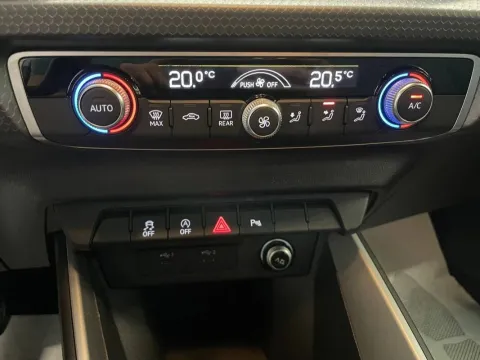 Audi A1 Sportback 25 1.0 tfsi S Line Edition s-tronic my20 - Immagine 9