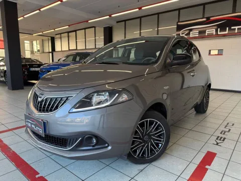 Lancia Ypsilon 1.0 firefly hybrid Silver s&s 70cv - Immagine 1