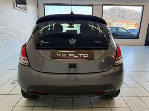 Lancia Ypsilon 1.0 firefly hybrid Silver s&s 70cv - Immagine 5