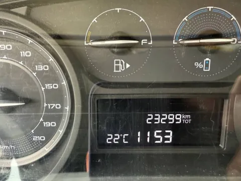 Lancia Ypsilon 1.0 firefly hybrid Silver s&s 70cv - Immagine 15