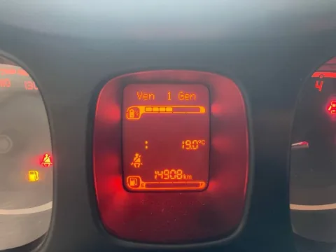Fiat Panda 1.0 firefly hybrid s&s 70cv 5p.ti - Immagine 15