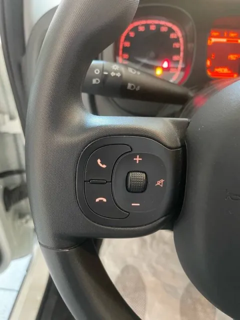 Fiat Panda 1.0 firefly hybrid s&s 70cv 5p.ti - Immagine 17
