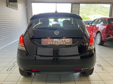 Lancia Ypsilon 1.0 firefly hybrid Gold s&s 70cv 5p.ti - Immagine 4