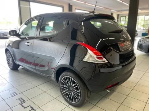 Lancia Ypsilon 1.0 firefly hybrid Gold s&s 70cv 5p.ti - Immagine 5