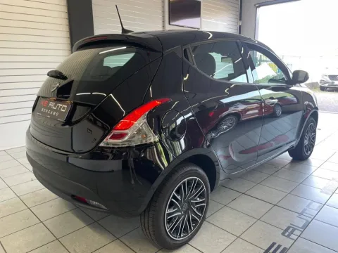 Lancia Ypsilon 1.0 firefly hybrid Gold s&s 70cv 5p.ti - Immagine 6