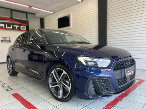 Audi A1 Sportback 30 1.0 tfsi Identity Black 110cv s-tronic - Immagine 3