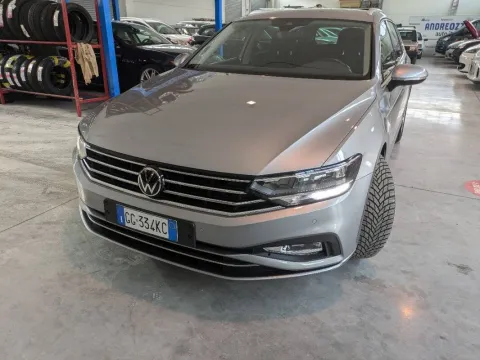 Volkswagen Passat Variant 2.0 tdi Business 150cv dsg - Immagine 1