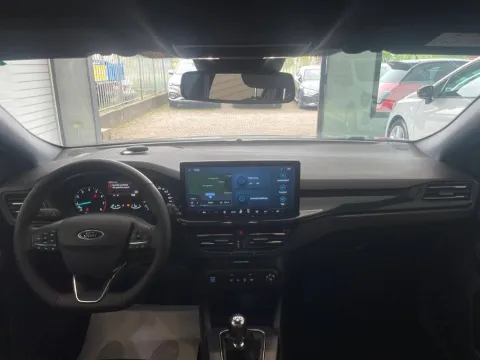Ford Focus 1.0t ecoboost h ST-Line 125cv - Immagine 11