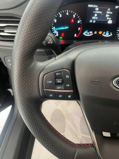 Ford Focus 1.0t ecoboost h ST-Line 125cv - Immagine 13