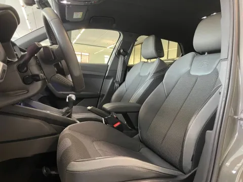 Audi A1 Sportback 40 2.0 tfsi Identity Black 200cv s-tronic - Immagine 10